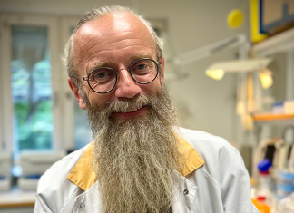 Celebrating Progress: Professor Henrik Zetterberg on Democratizing Alzheimer’s Disease Diagnostics Celebrating Progress: Professor Henrik Zetterberg on Democratizing Alzheimer's Disease Diagnostics